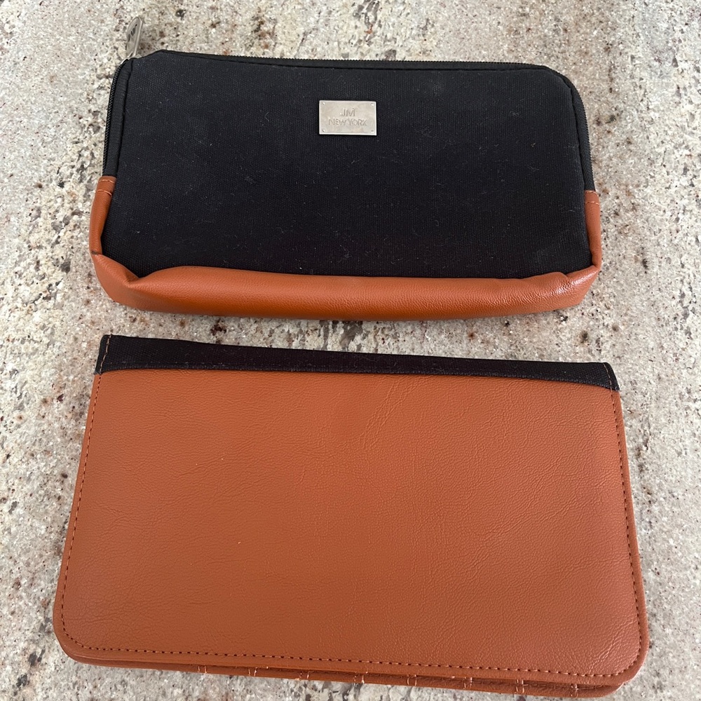 🖤🧡🖤🧡Black and Cognac Travel Wallet Set 🖤🧡🖤🧡🖤🧡by JM NEW YORK 🖤🧡
NWT